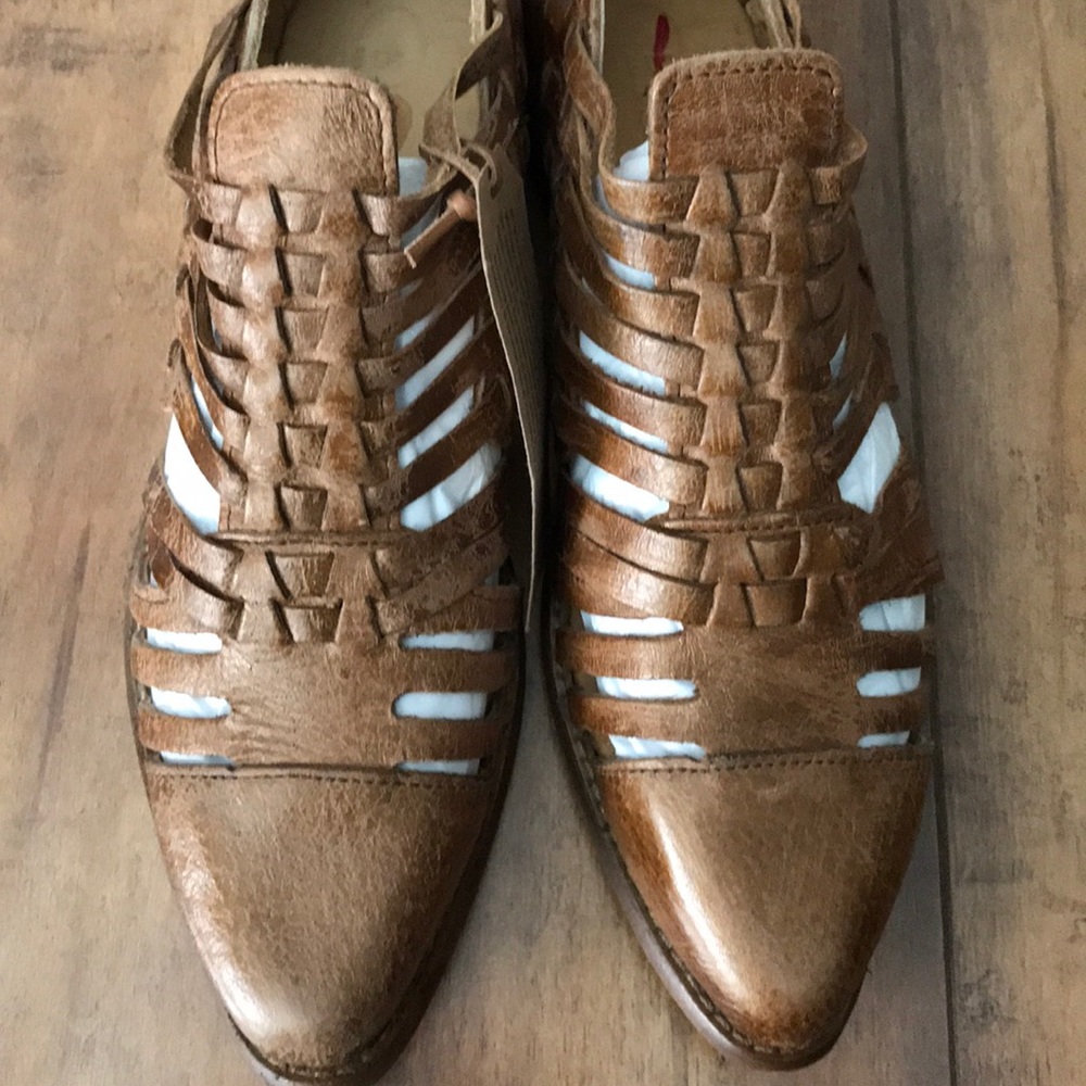 Sold! Bedstu Las Cruces woven flats - Picture 4 of 8